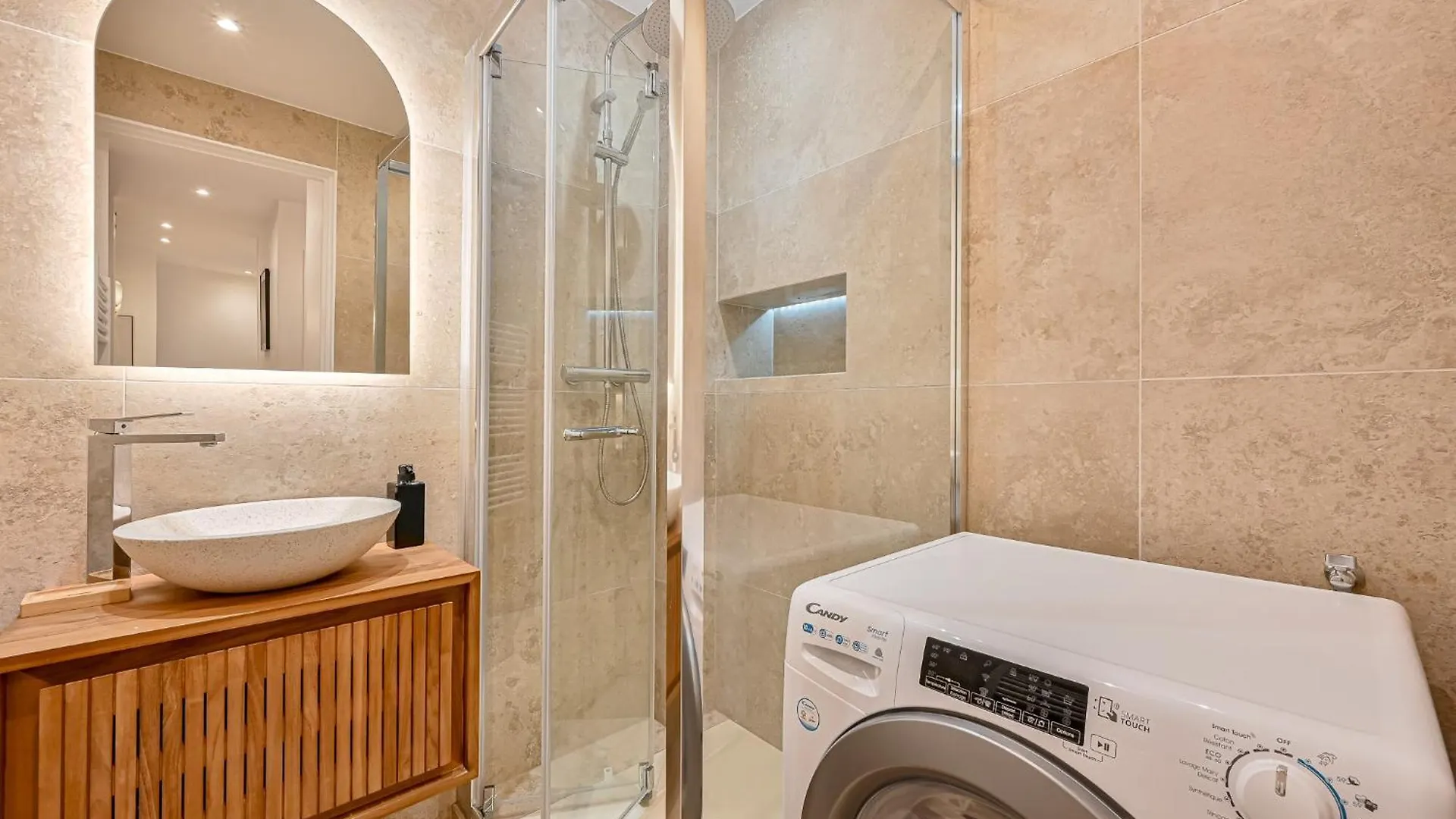 Suite Eiffel- Perfect Location Paris Apartment